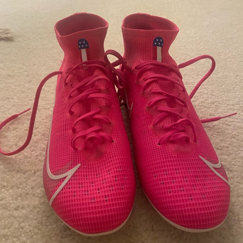 nike mercurials hot pink ag bottoms(regular clear bottoms)
